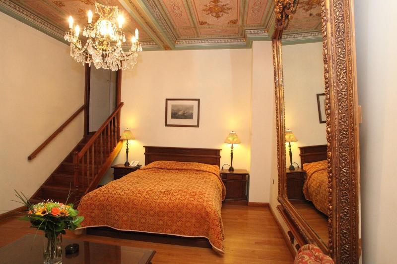Syrou Melathron Hotel