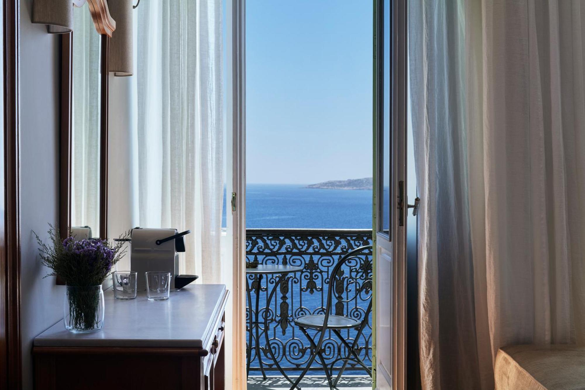 Syrou Melathron Hotel